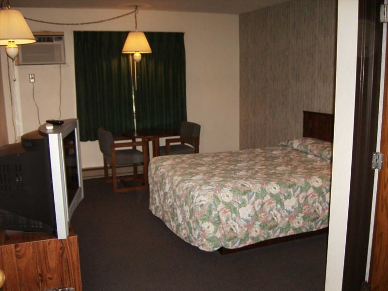 Rum River Motel Princeton Стая снимка